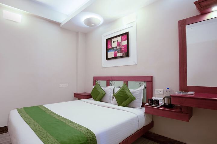 Room 14 of 48
