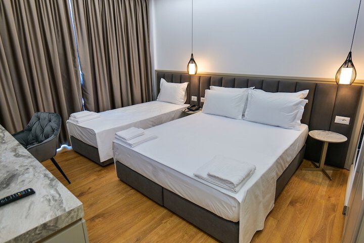 Room 43 of 102