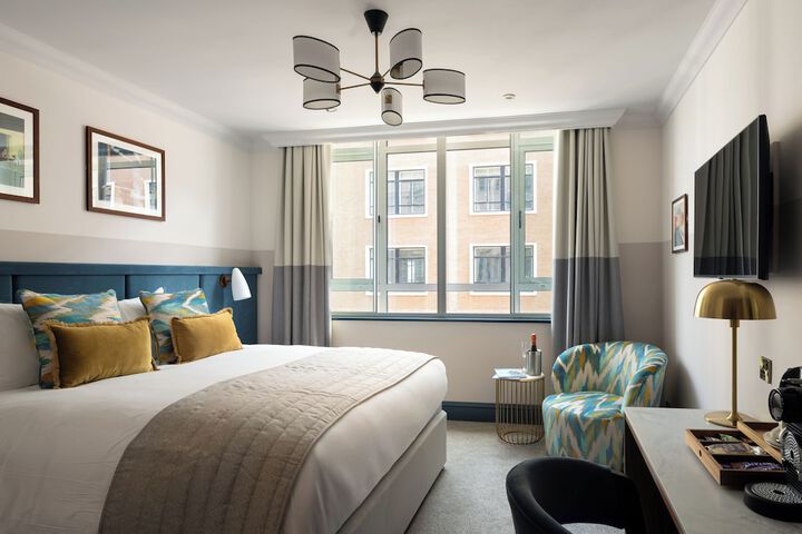 Room 60 of 143