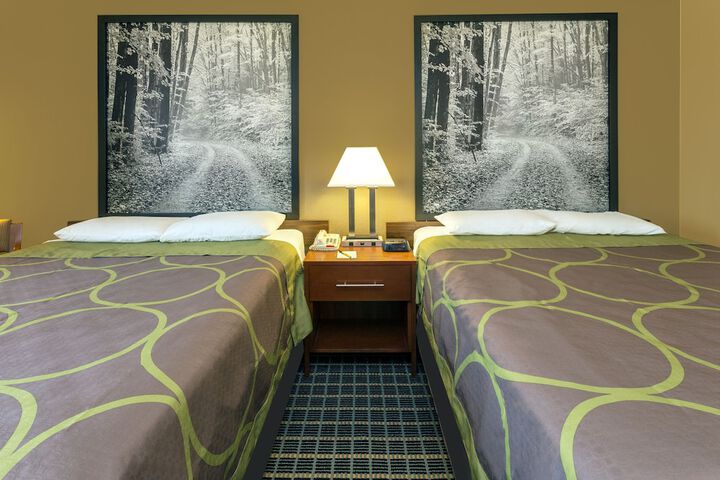 1 Queen Bed Mobility Accessible (6 of 15)