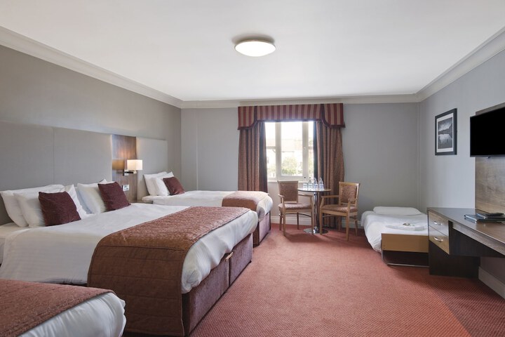 Room 32 of 58