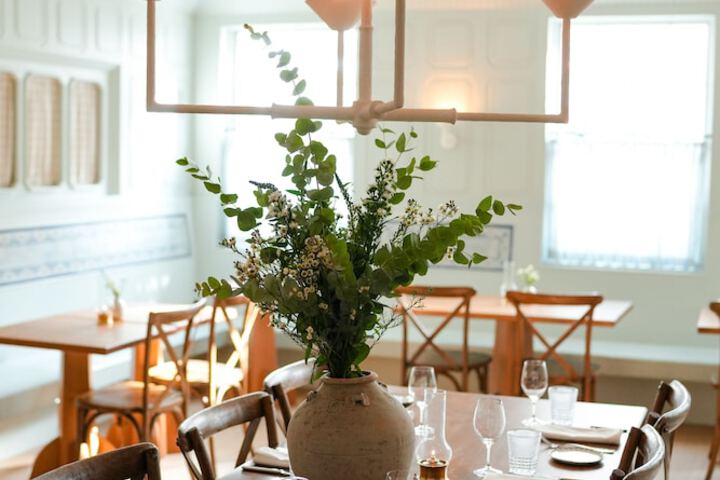 Dining 74 of 88