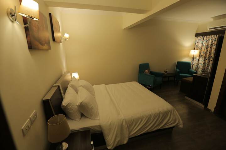 Room 10 of 139