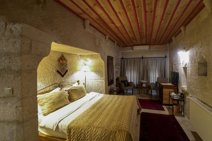 Room 24 of 180