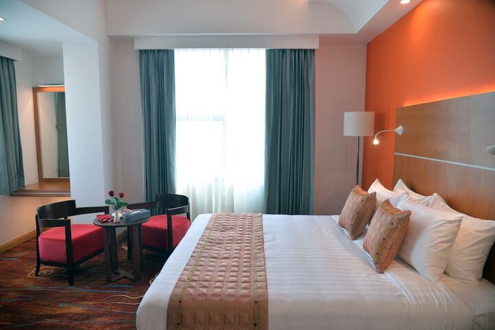 Room 26 of 87