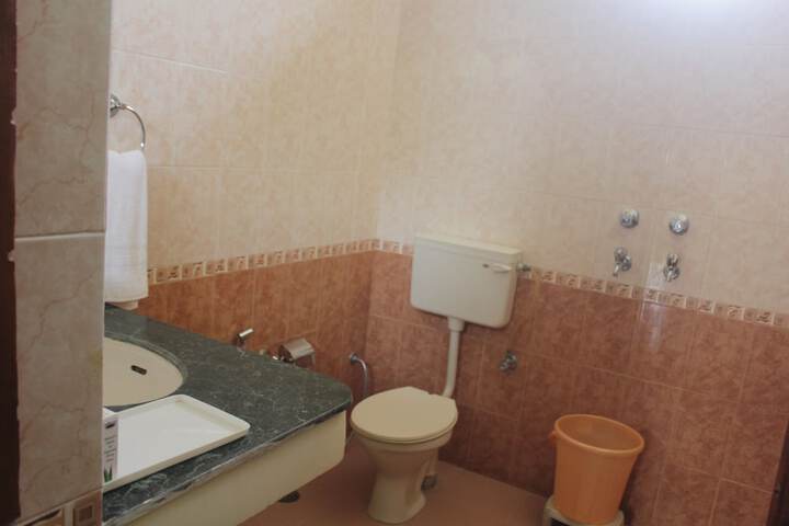 Room 18 of 32