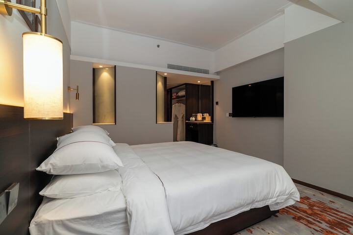 Room 14 of 39