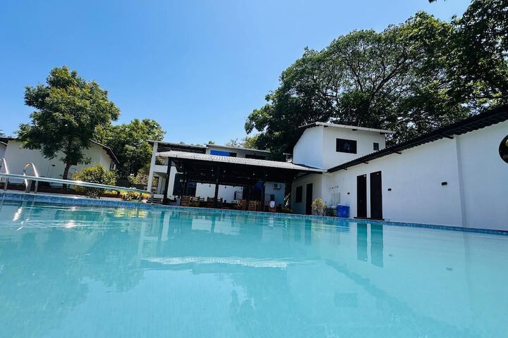 Pool 25 of 34