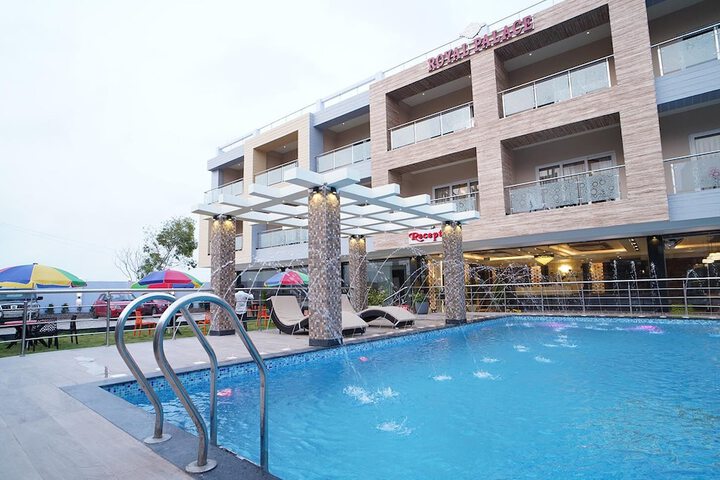 Pool 53 of 81