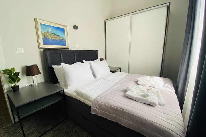 Room 12 of 71