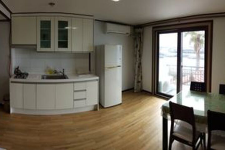 Room 32 of 39