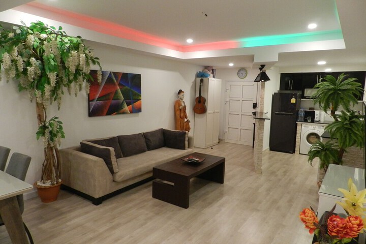 Room 21 of 259
