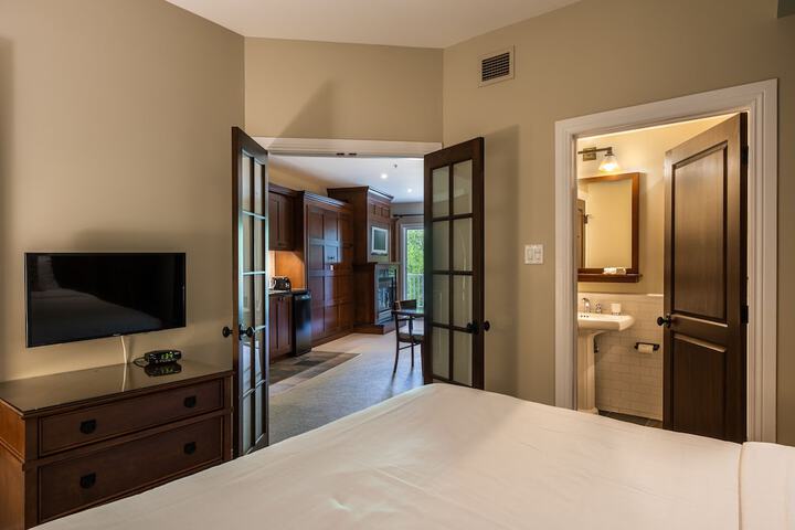 Suite King Size Bed (11 of 43)