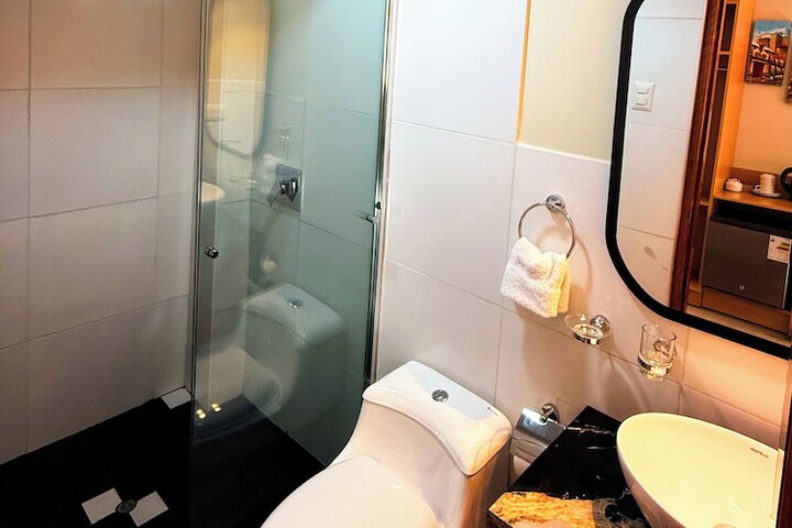 Room 45 of 100