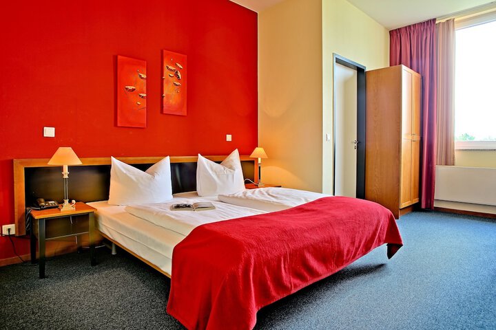 Room 13 of 43