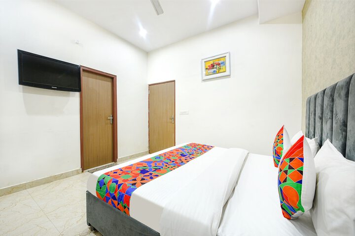 Room 18 of 32