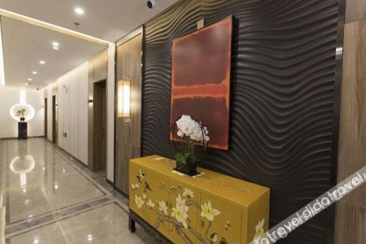 Hotel Interior 10 of 18