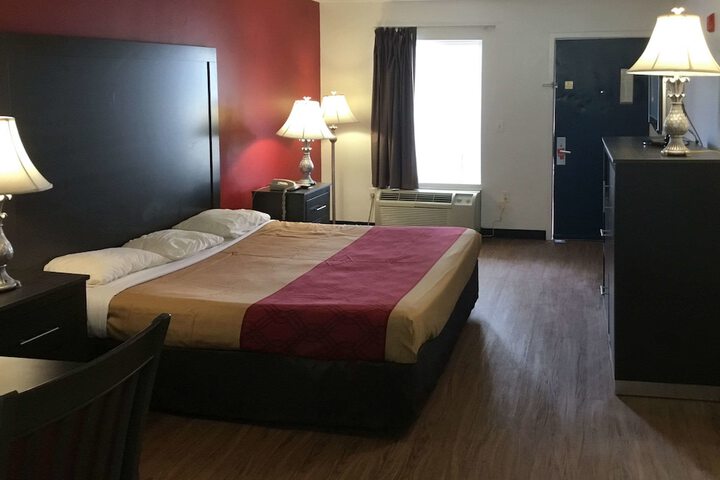 1 King Bed Mobility Accessible (9 of 11)