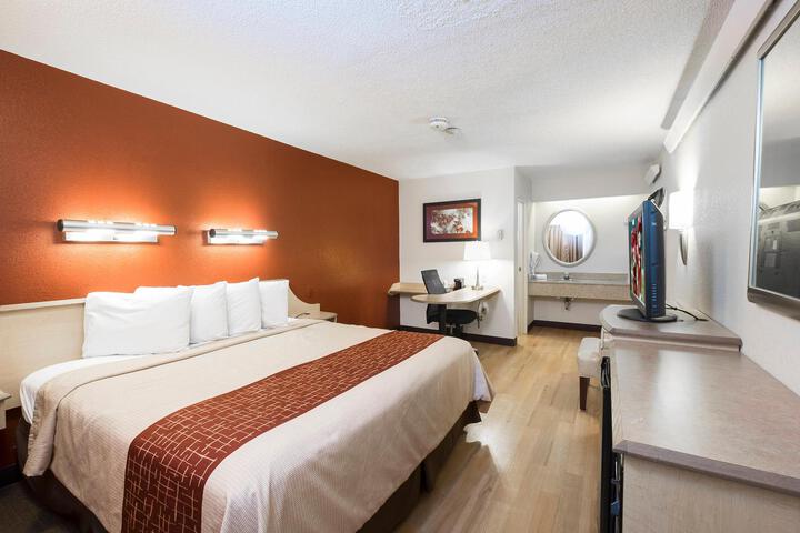 Standard | King Bed (19 of 22)