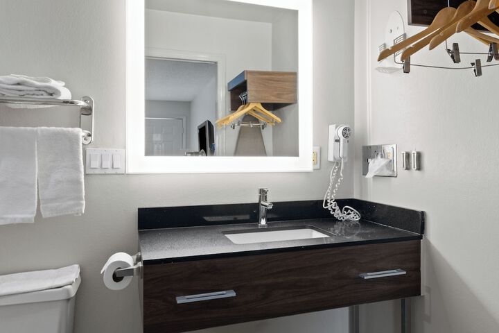 Standard King Bed Stair Accessible Only Bathtub (13 of 23)