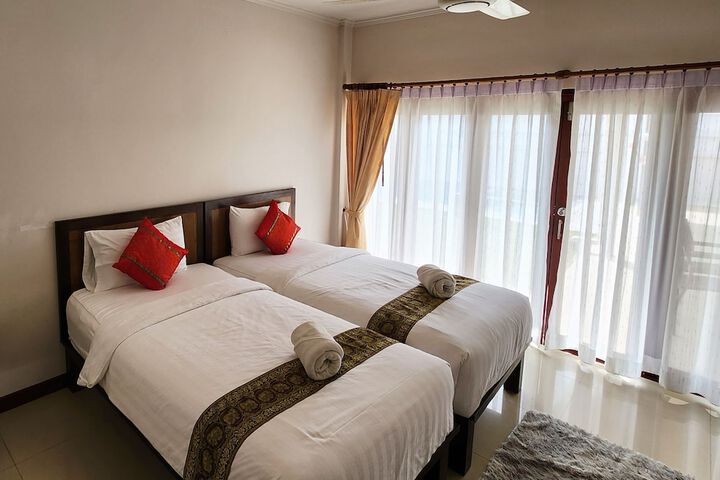 Room 7 of 25