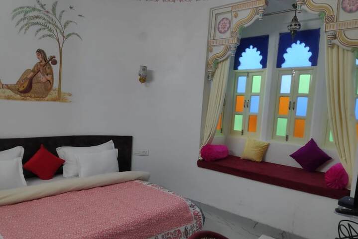 Room 10 of 31