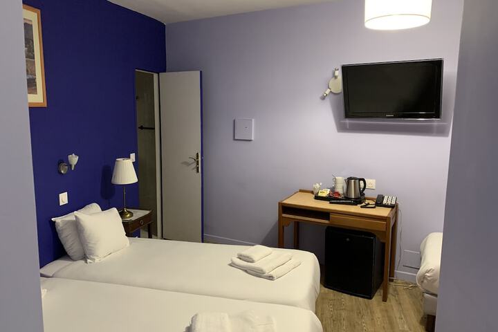 Room 11 of 23