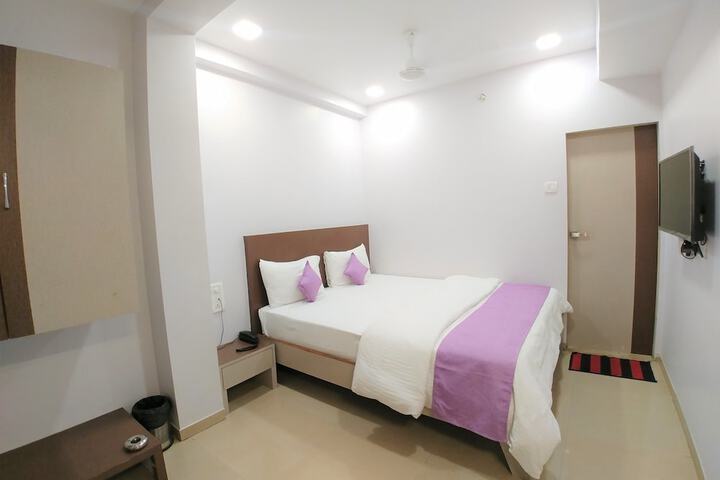 Room 14 of 36