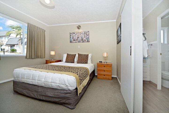 Room 3 of 34