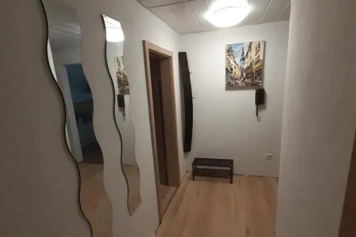 Room 6 of 7
