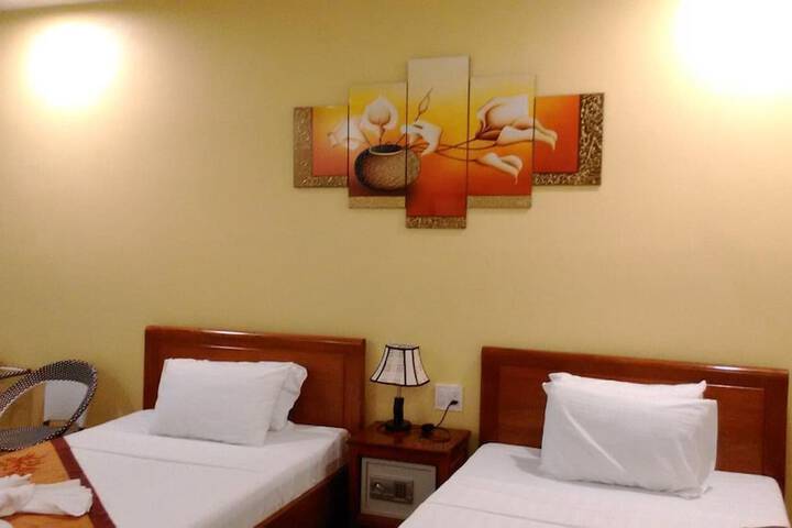 Room 6 of 36
