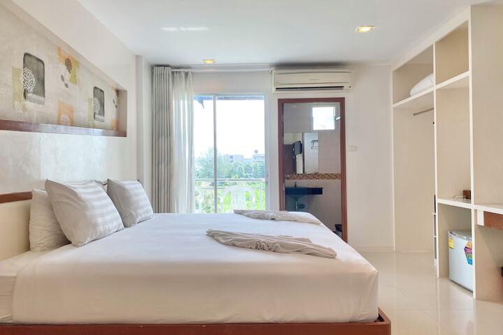 Room 25 of 117