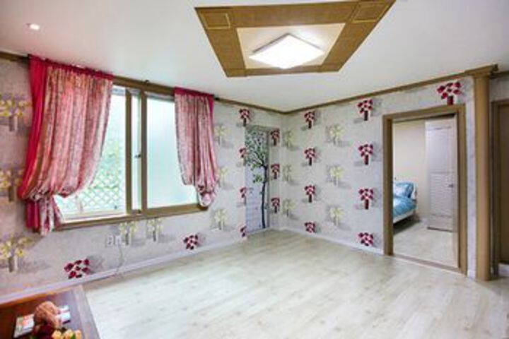 Room 19 of 53