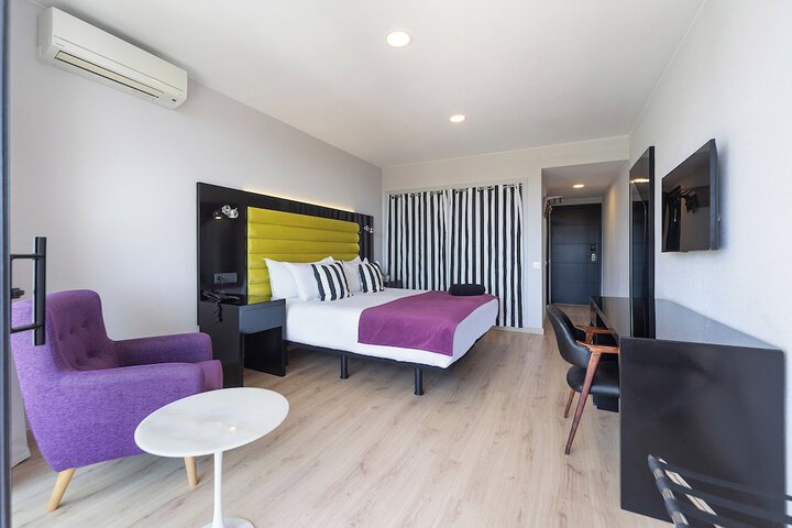 Room 6 of 31