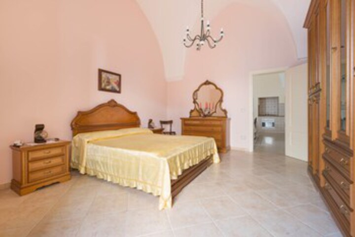 Room 7 of 10