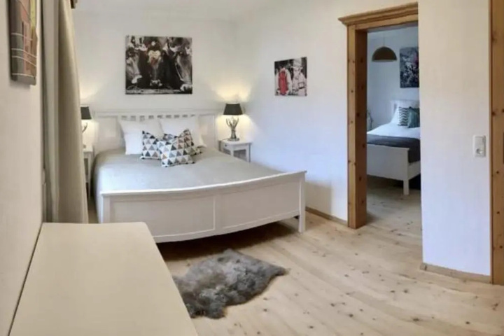 Room 3 of 26
