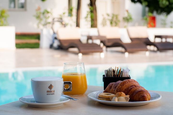 Breakfast/Coffee Service 81 of 104