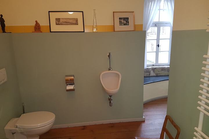 Room 58 of 80