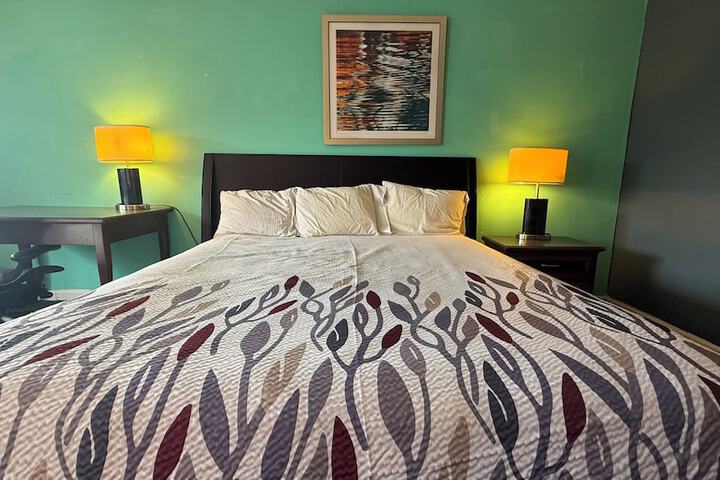 Room 4 of 15