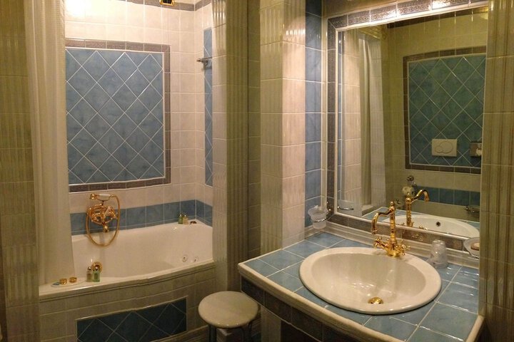 Room 72 of 161