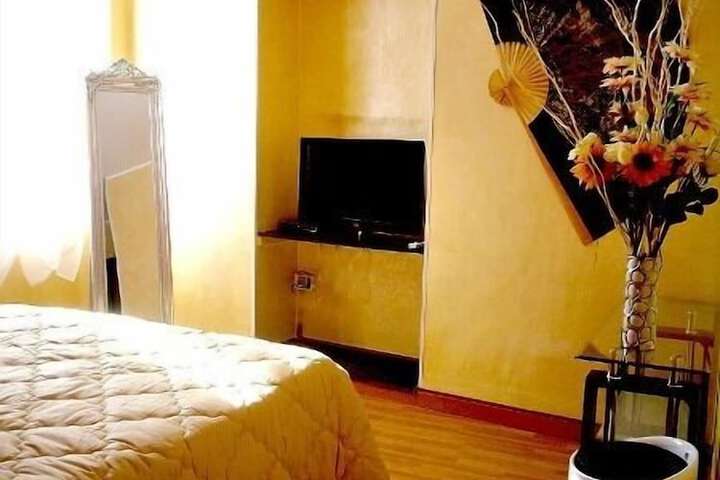 Room 33 of 39