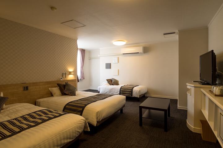 Room 19 of 127