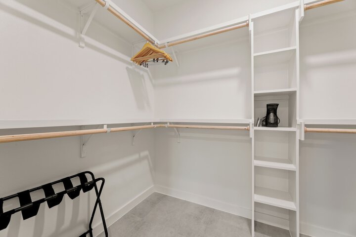 Room 19 of 184