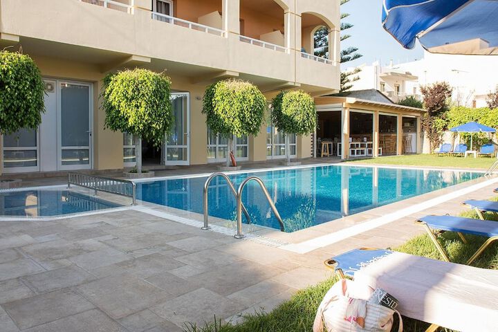 Hotel with Pool