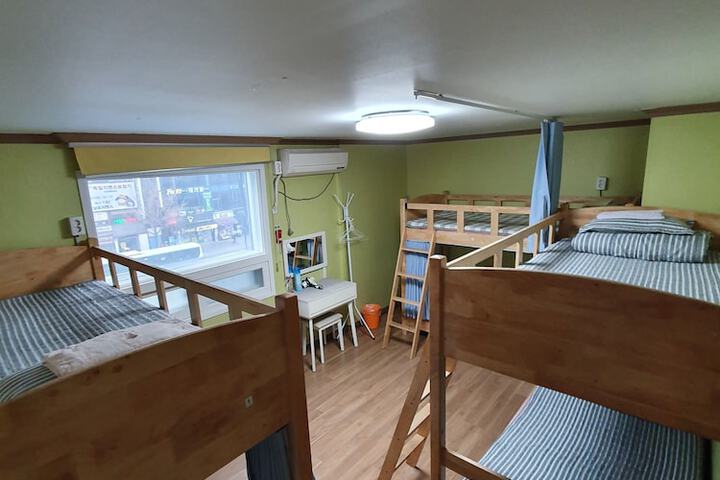 Room 16 of 43
