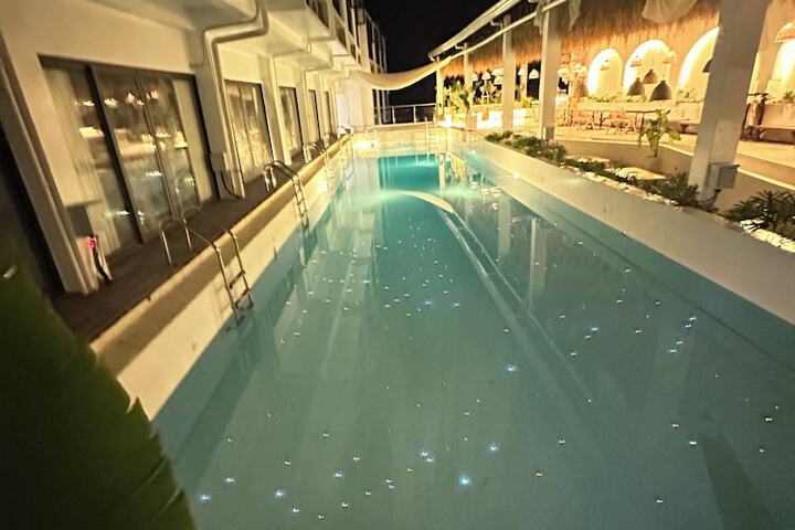 Pool 19 of 27