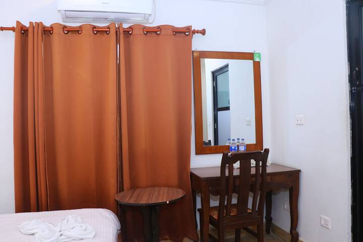 Room 7 of 36