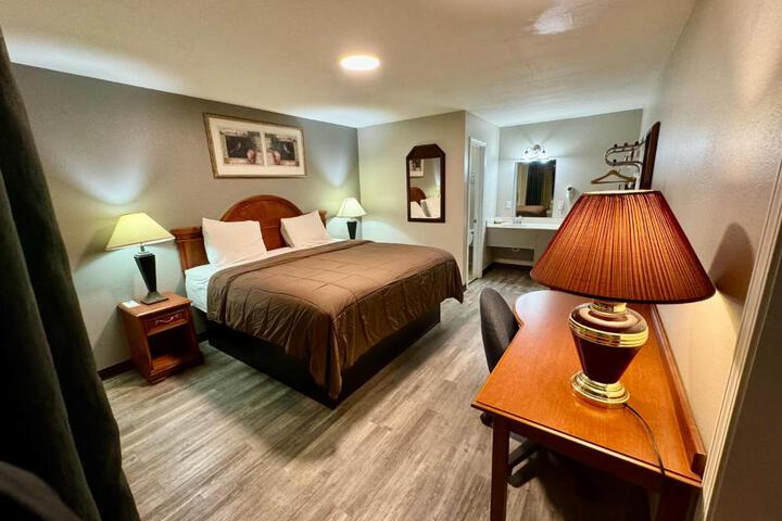 Superior Room 1 King Bed (22 of 33)