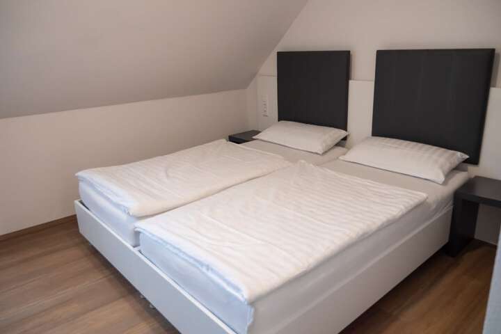 Room 1 of 9