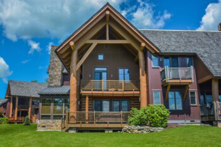 Exterior of Kendall Camp Get a Way Four Bedroom Townhome